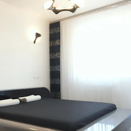 Apartment Deluxe Nicolle Plus Apartment Constanţa