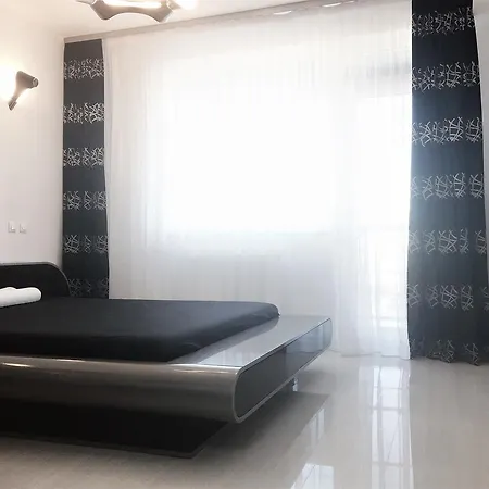 Deluxe Nicolle Plus Apartment